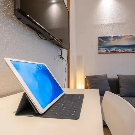 Wohnen Zu Hause 아파트 *